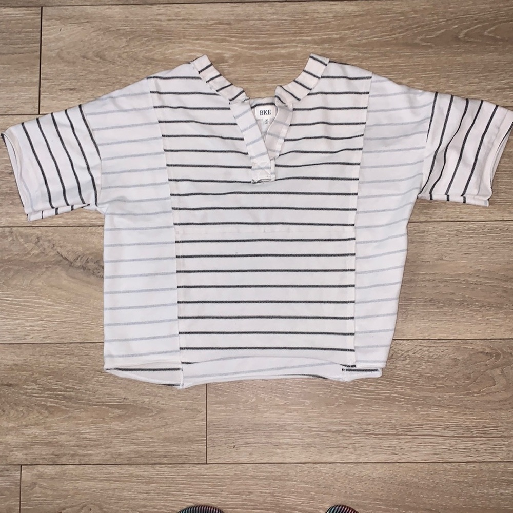 BKE shirt. EUC. Medium